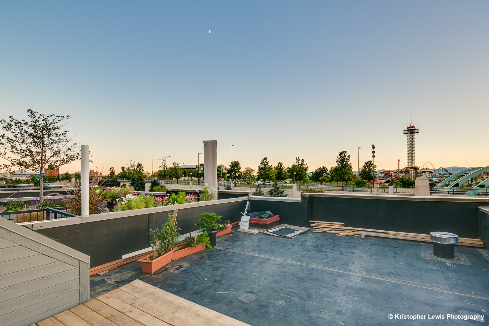 Building Photo - 1400 Little Raven St