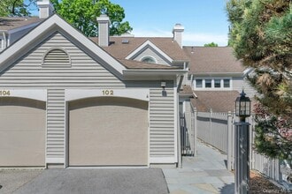 Building Photo - 102 Boulder Ridge Rd