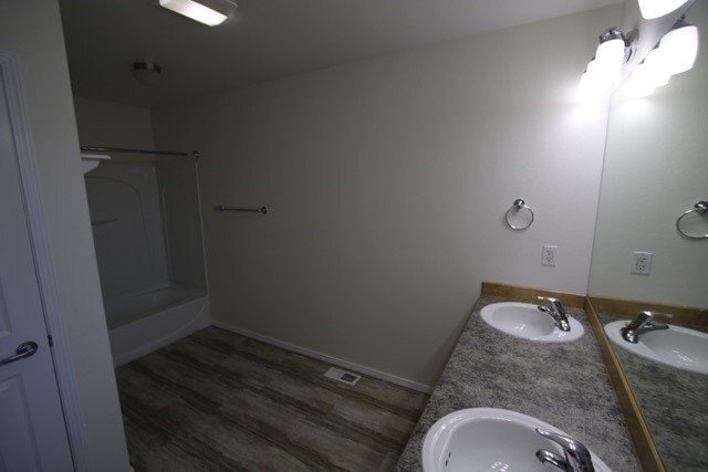 Building Photo - 3 Bedroom Condo close to JBER!