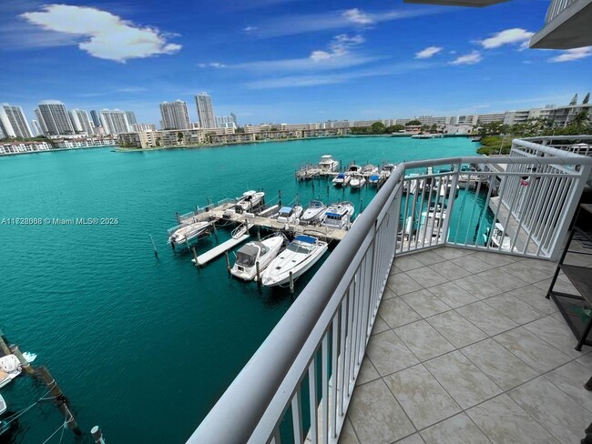 Building Photo - 18081 Biscayne Blvd