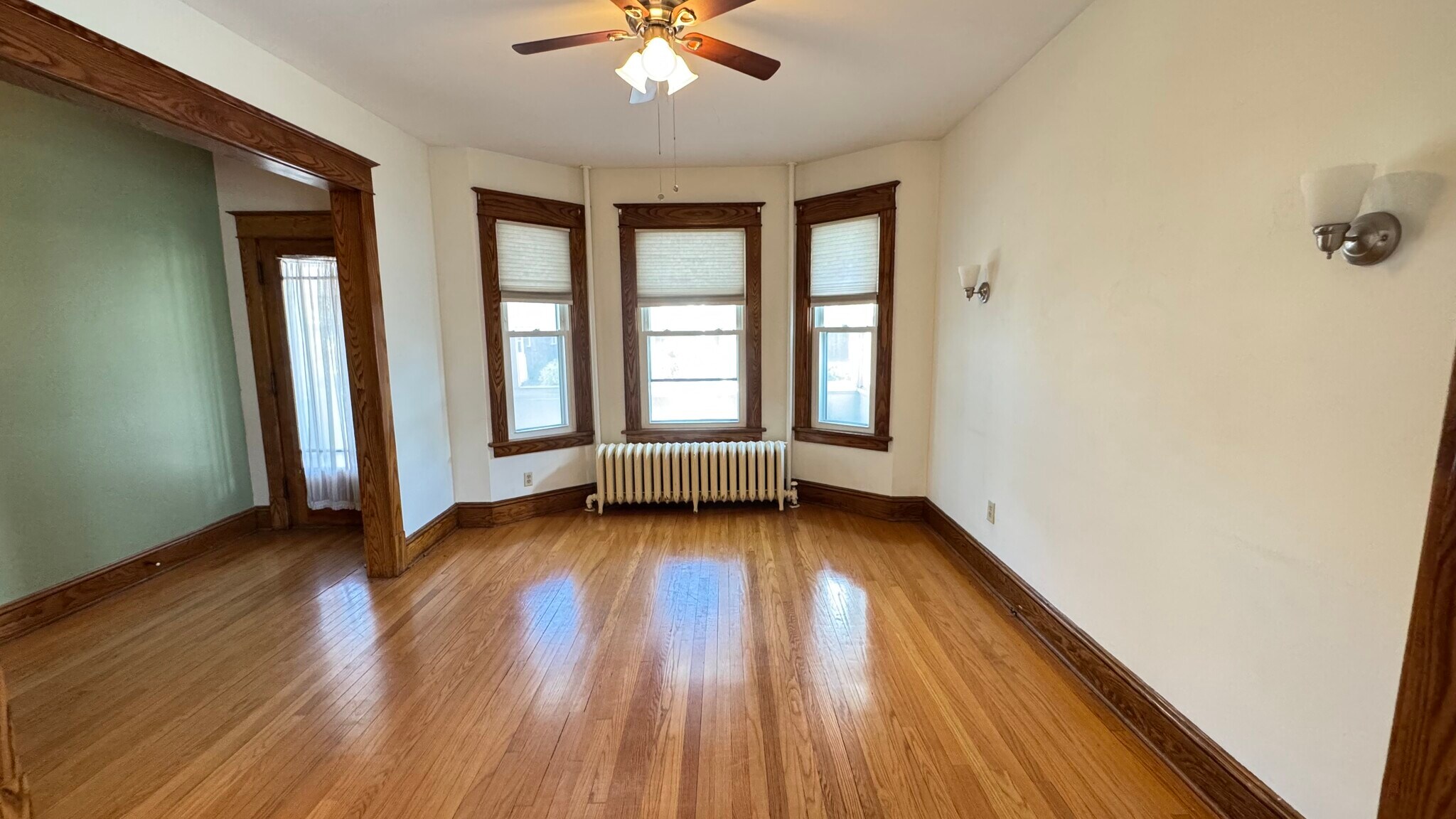 Building Photo - 15 W Erie St