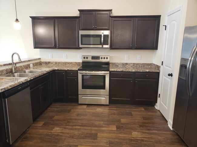 Building Photo - 409 Justice Farm Dr