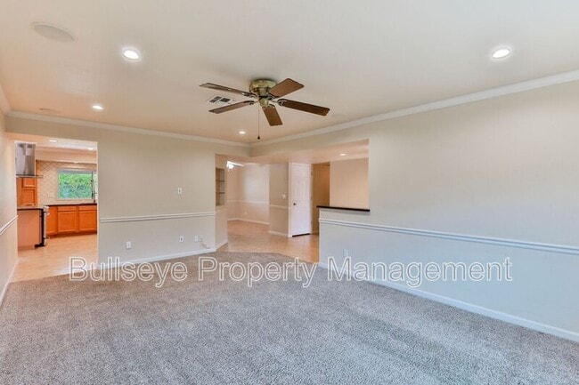 Building Photo - 2334 W Calle Iglesia Ave