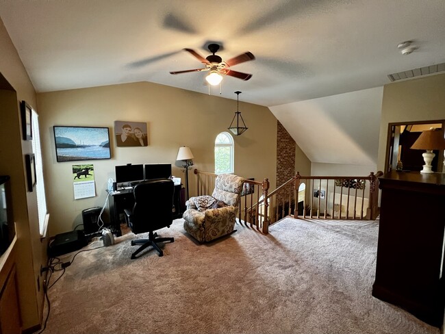 Building Photo - 901 Little Falls Ct