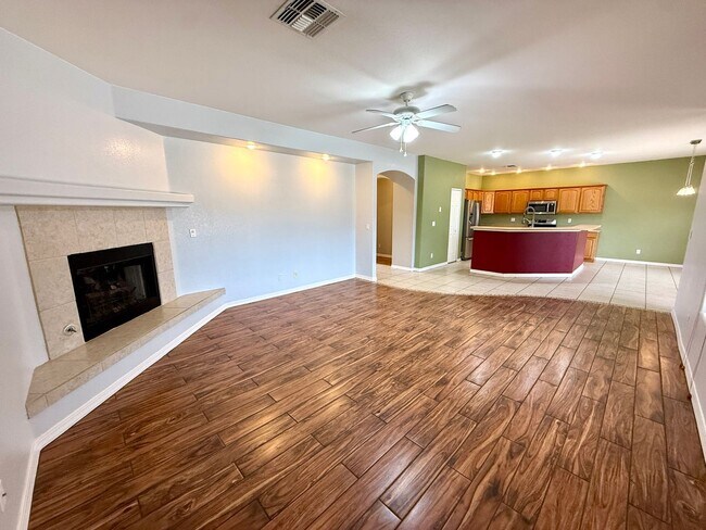 Building Photo - 2116 Roy Rogers Way