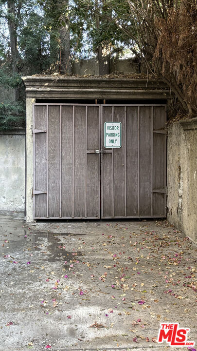 Building Photo - 15716 Normandie Ave