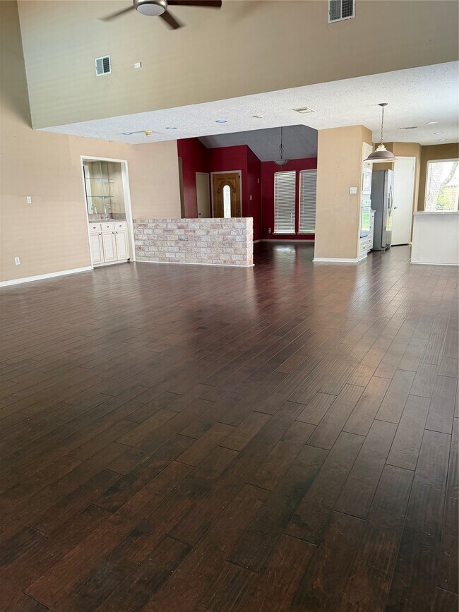 Building Photo - 10102 Sagecourt Dr