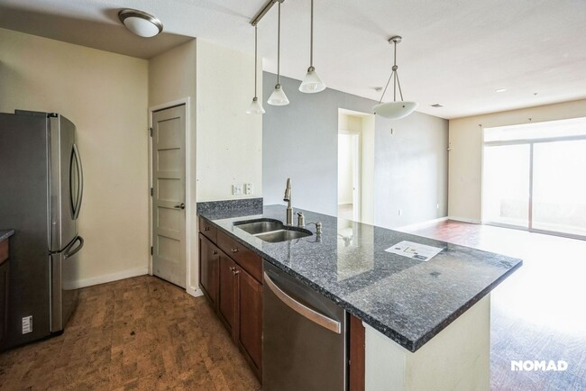 Building Photo - Charming 2BR Condo in Denver