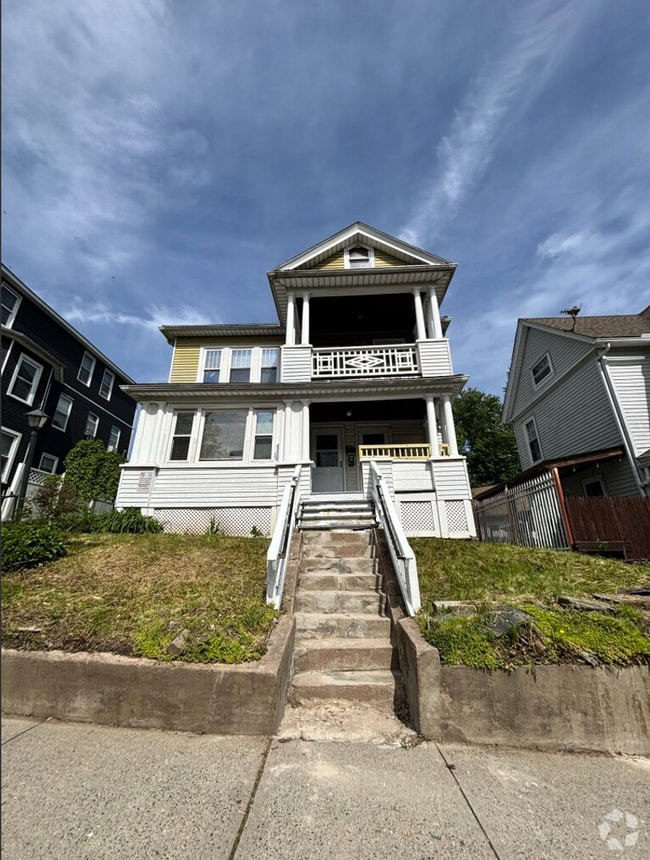 Building Photo - Beautifully maintained two-family house