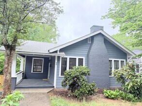 Building Photo - West Asheville Bungalow. 2 bedrooms, 1 bathroom. Great location!