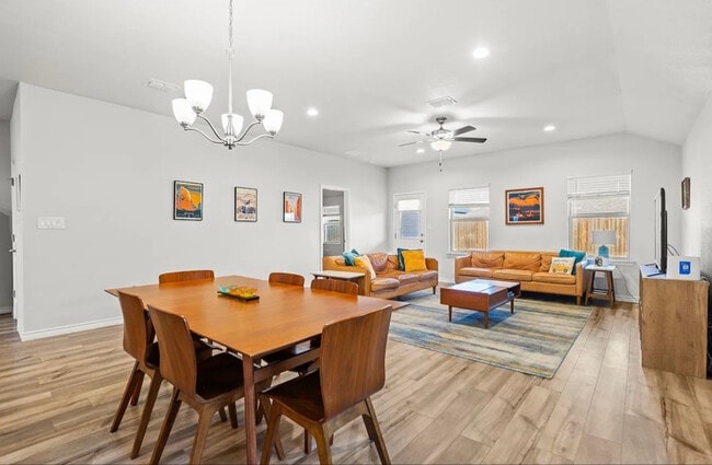 Building Photo - 7302 Star Gazer Dr