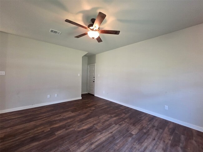 Building Photo - 9914 Grosbeak Ln