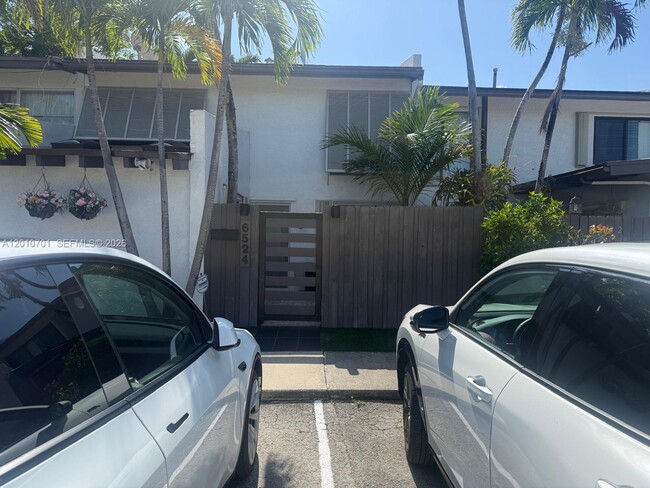 Building Photo - 6524 SW 114th Ave