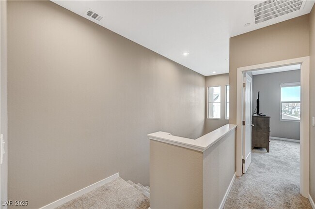 Building Photo - 9864 Kings Glen St