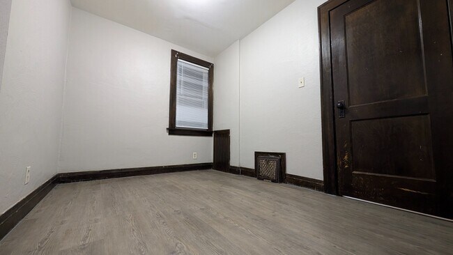 Building Photo - Newly Renovated 3-Bedroom Apartment in Michigan City - $1250