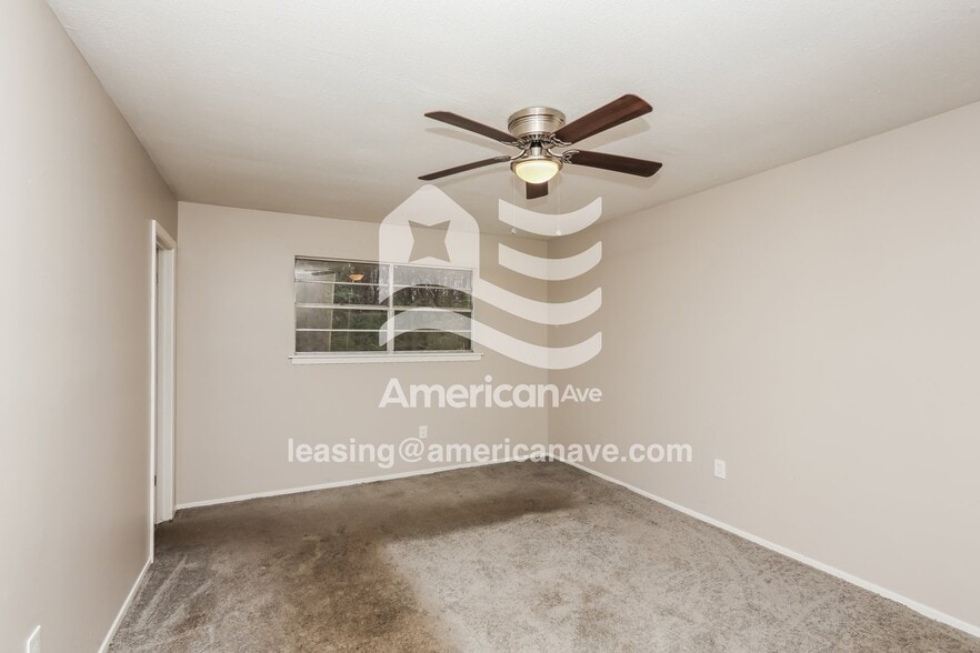 Building Photo - 187 E Woodcrest Dr