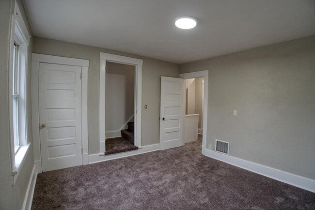 Building Photo - 4013 Bell St