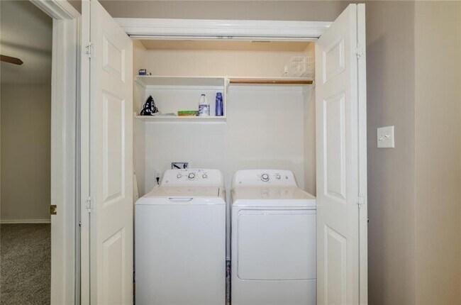 Building Photo - 51 Marble Rock Pl
