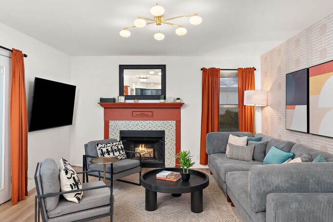 Building Photo - 7157 W Windrose Dr