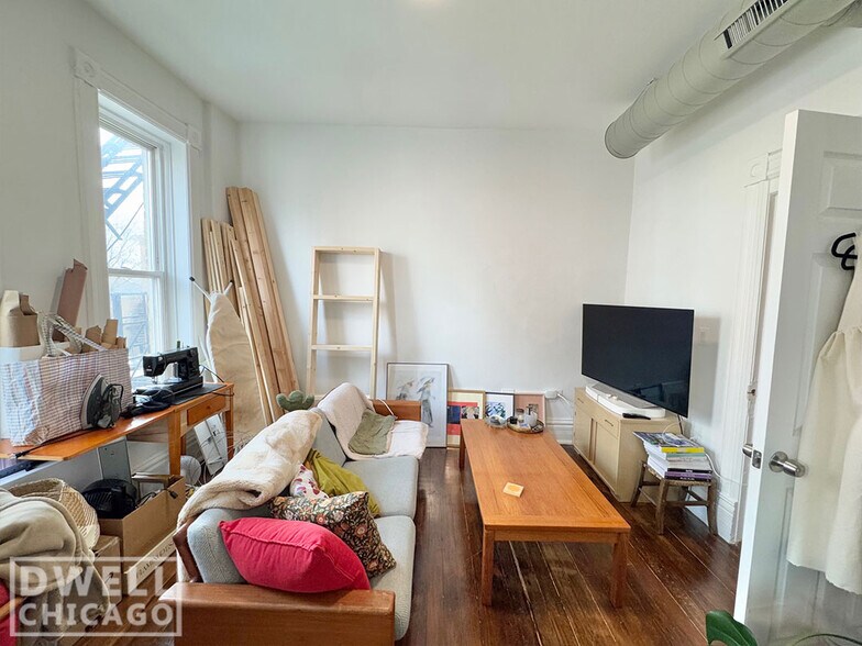 Building Photo - 1362 N Bosworth Ave