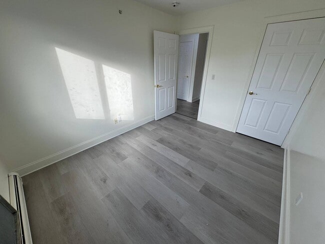 Building Photo - 103 Cove Ct