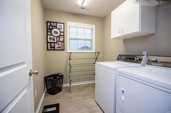 Building Photo - 444 Brescia Dr