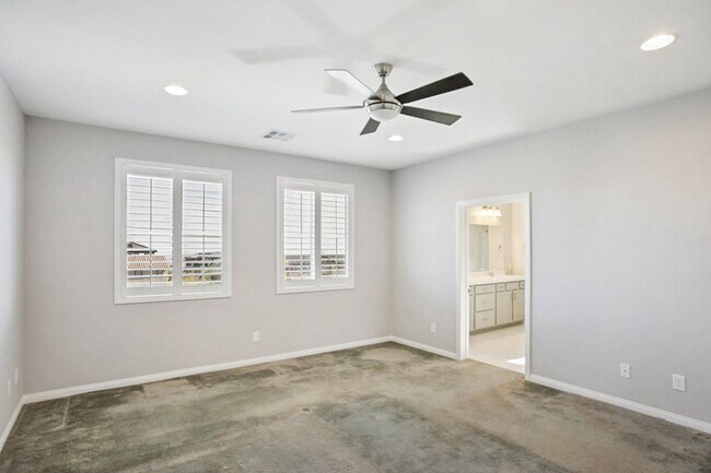 Building Photo - Beautiful 4 Bedroom Home In A Gated Skye Canyon Community