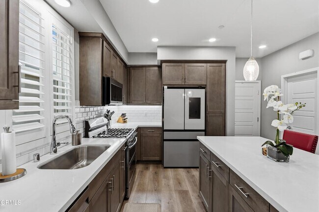 Building Photo - 643 Winchester Dr