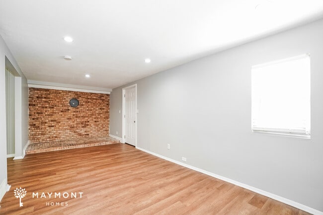 Building Photo - 1408 Lillian Ln