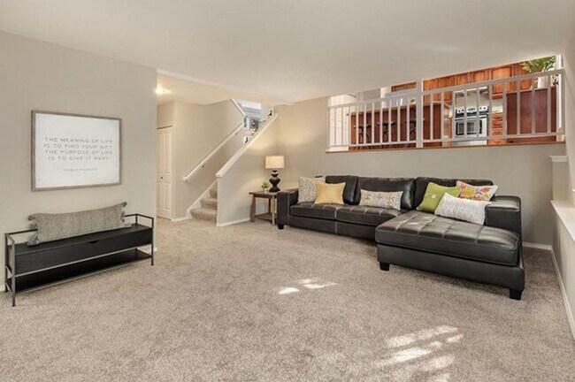 Building Photo - Exceptional home on a quiet cul-de-sac in ...