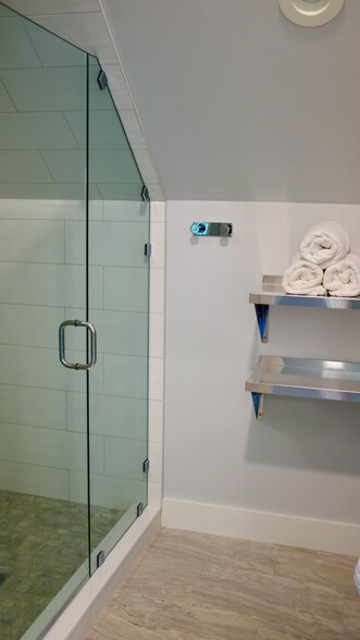 Shower - 297 Durham Point Rd