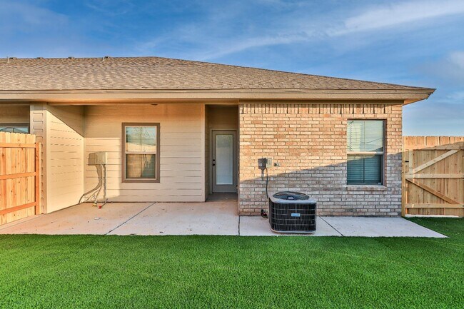 Building Photo - 1006 N 7th St