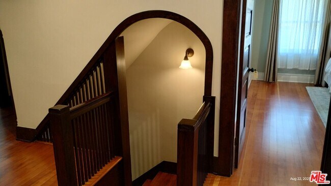 Building Photo - 2656 Van Buren Pl