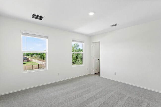 Building Photo - 331 Bugbee