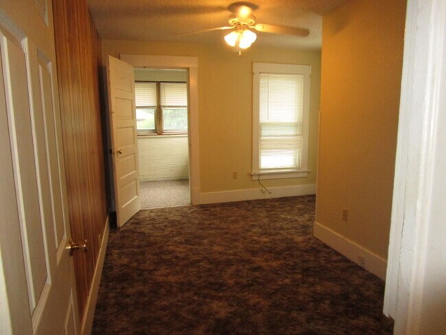 Building Photo - 820 Moro St