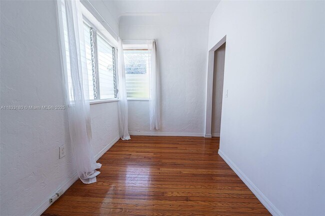 Building Photo - 1351 Meridian Ave
