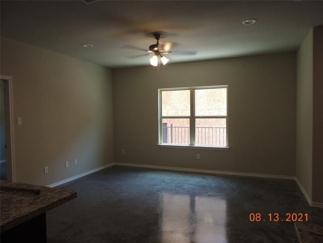 Building Photo - 615 Hayman St