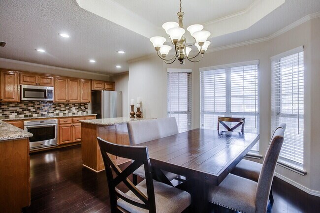 Building Photo - 142 N Utica Ave