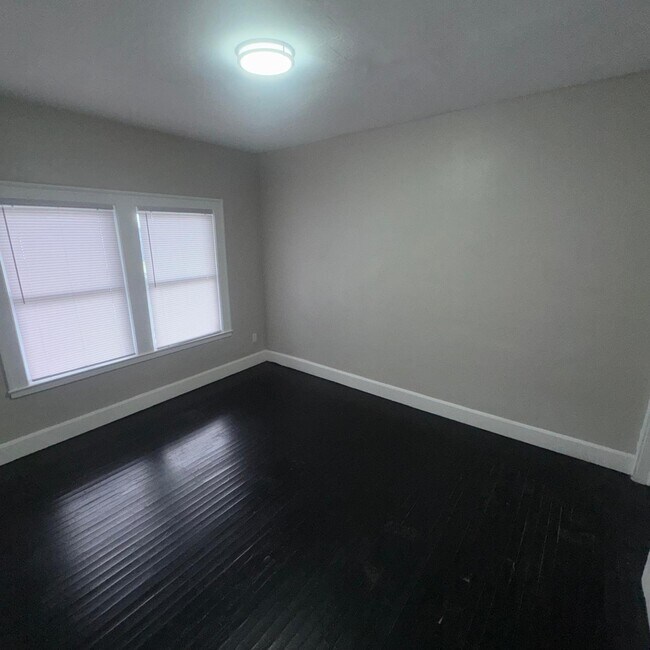 Building Photo - 234 E 156th St