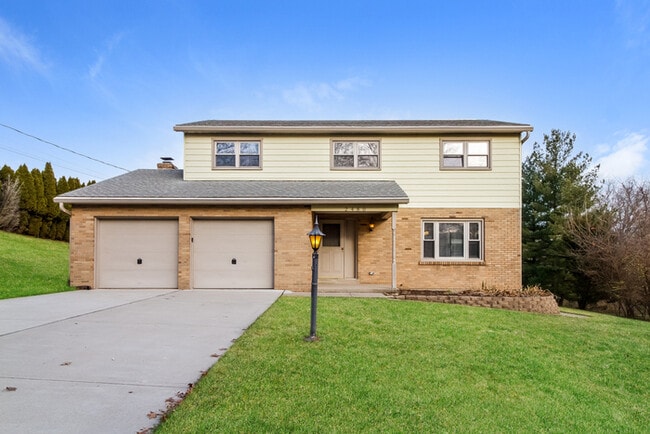 Building Photo - 2480 Sylmar Ct