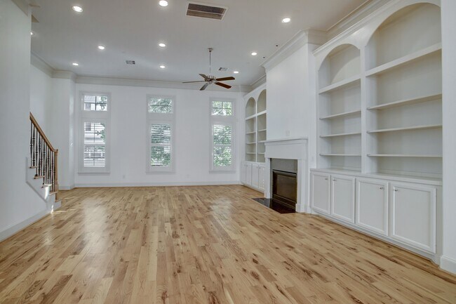 Building Photo - 1415 Oakdale St