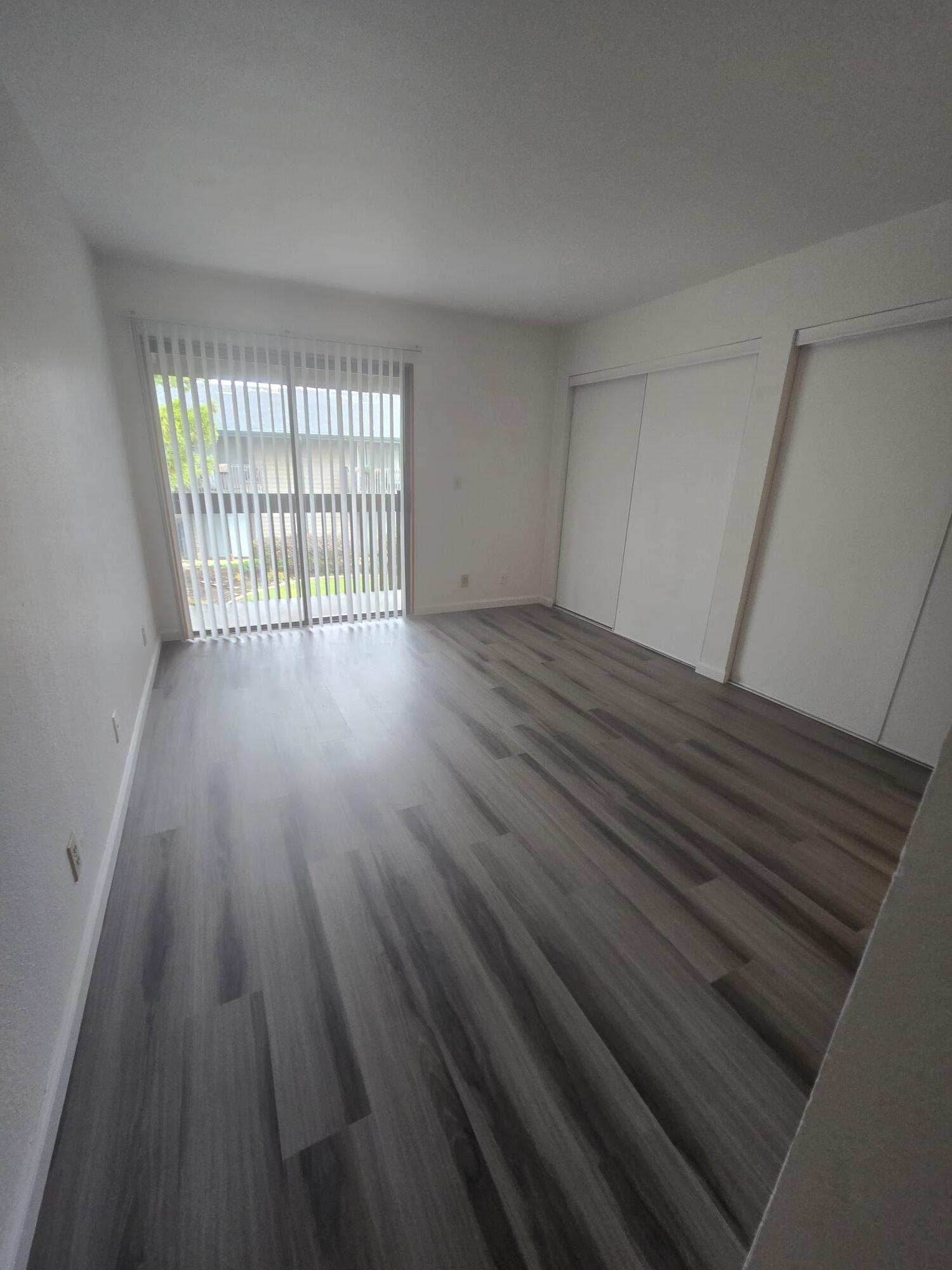 Building Photo - 3033 Estepa Dr