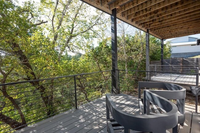 Building Photo - 2650 Crazyhorse Pass