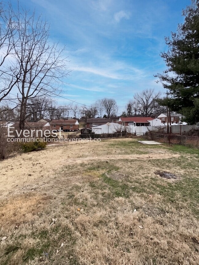 Building Photo - 5546 Floy Ave