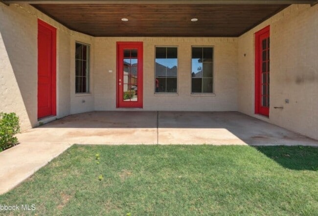 Building Photo - 623 N 9th St