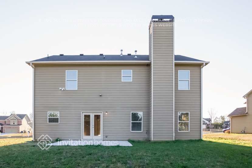 Building Photo - 2070 Hydrangea Ln