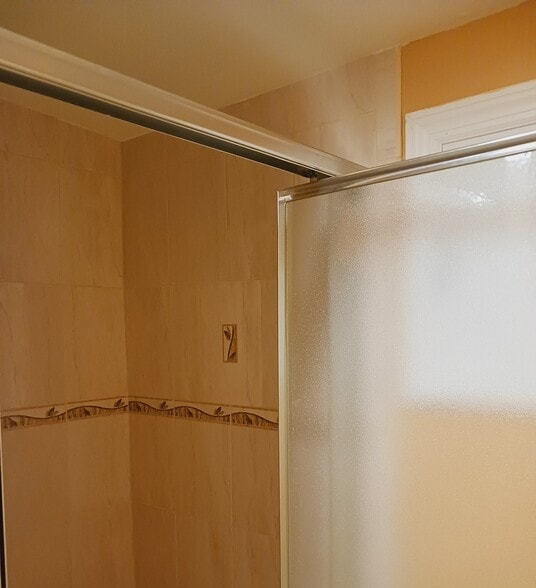 Building Photo - 2603 Hamlin St NE