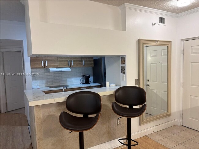 Building Photo - 17150 N Bay Rd