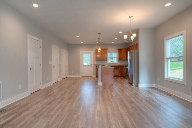 Building Photo - Uptown Village- 3 BR 3.5 Bath Townhome