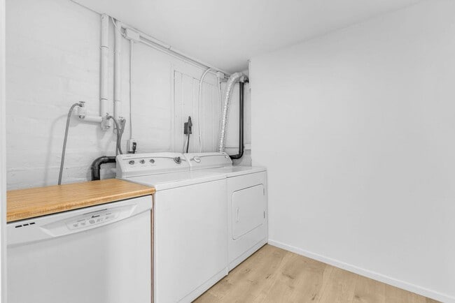 Building Photo - 6365 Cahuilla Ave